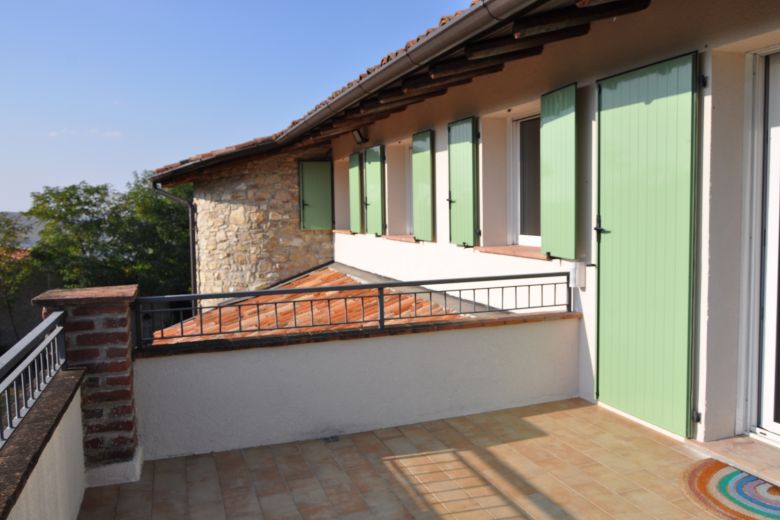 Hills of the Oltrepò Pavese - Country house in the panoramic green 