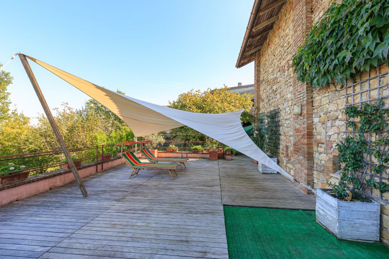 Colline Piacentine Podere con casa in sasso d'epoca Colline Piacentine Podere con casa in sasso d'epoca