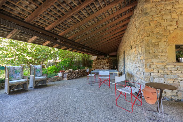 Gropparello(PC) - Casa in sasso panoramica+ 60.000mq di terreno 