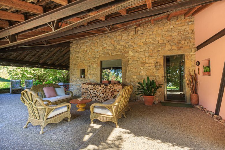 Colline Piacentine Podere con casa in sasso d'epoca Colline Piacentine Podere con casa in sasso d'epoca