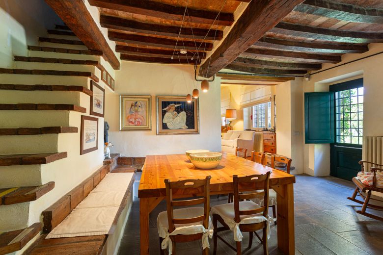 Colline Piacentine Podere con casa in sasso d'epoca Colline Piacentine Podere con casa in sasso d'epoca