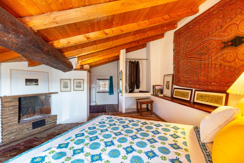 Colline Piacentine Podere con casa in sasso d'epoca Colline Piacentine Podere con casa in sasso d'epoca