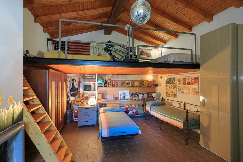 Colline Piacentine Podere con casa in sasso d'epoca Colline Piacentine Podere con casa in sasso d'epoca