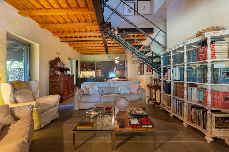 Colline Piacentine Podere con casa in sasso d'epoca Colline Piacentine Podere con casa in sasso d'epoca