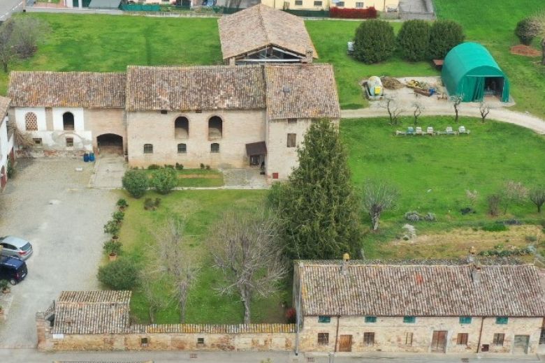 Campagna Piacenza - Complesso edilizio storico da riqualificare Campagna Piacenza - Complesso edilizio storico da riqualificare