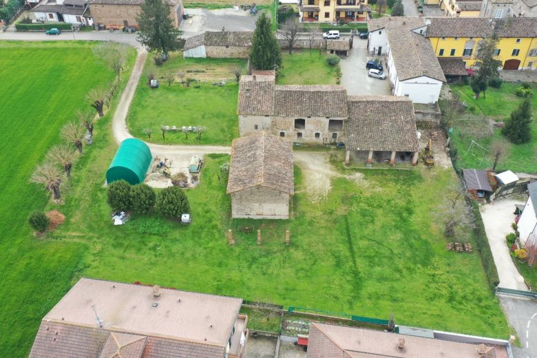 Campagna Piacenza - Complesso edilizio storico da riqualificare Campagna Piacenza - Complesso edilizio storico da riqualificare