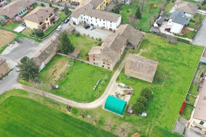 Campagna Piacenza - Complesso edilizio storico da riqualificare Campagna Piacenza - Complesso edilizio storico da riqualificare