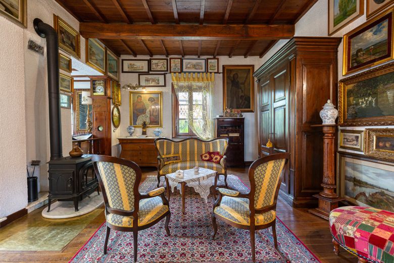 Garlasco - Antica casa di campagna con parco 