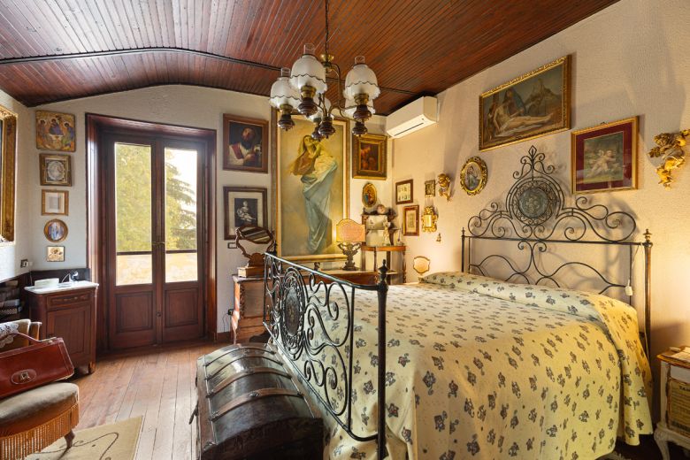 Garlasco - Antica casa di campagna con parco 