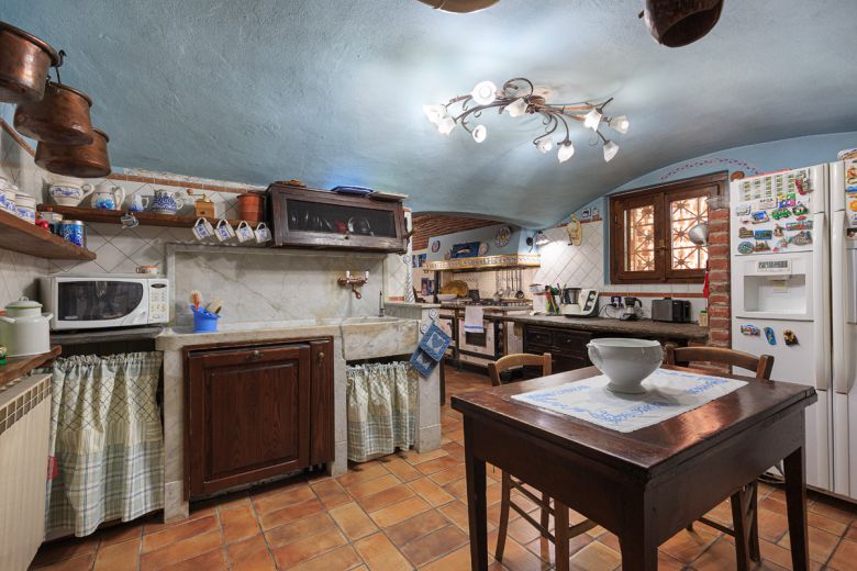 Garlasco - Antica casa di campagna con parco 