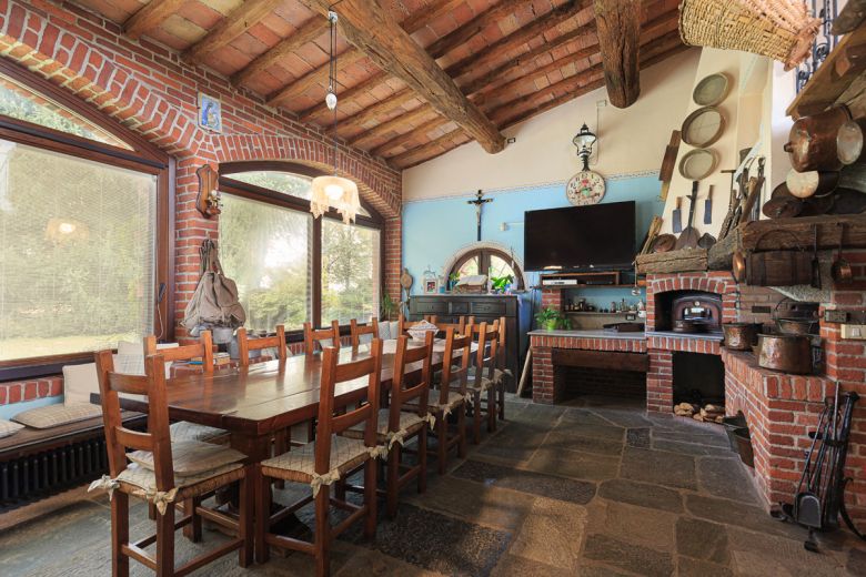 Garlasco - Antica casa di campagna con parco 