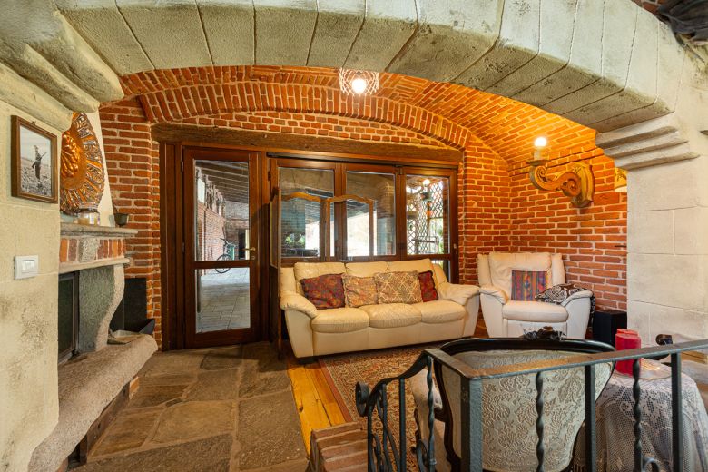 Garlasco - Antica casa di campagna con parco 