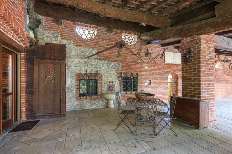 Garlasco - Antica casa di campagna con parco 