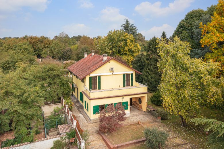 Garlasco - Antica casa di campagna con parco 