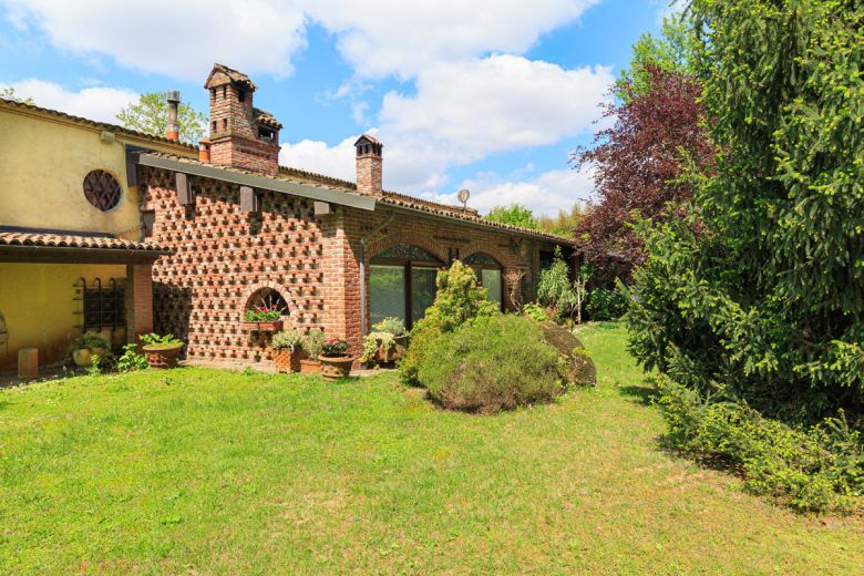 Garlasco v.ze - Antica casa di campagna con parco in Lomellina