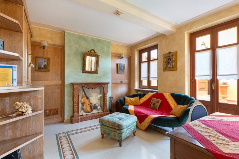 Milano Sud Ovest  -  Casa di pregio con giardino esclusivo