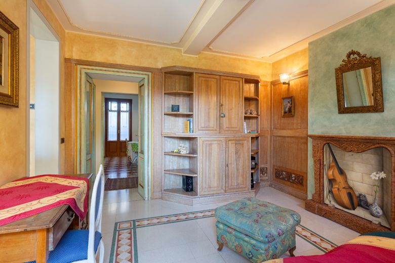 Milano Sud Ovest  -  Casa di pregio con giardino esclusivo