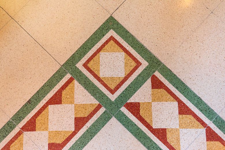 Milano Sud Ovest  -  Casa di pregio con giardino esclusivo