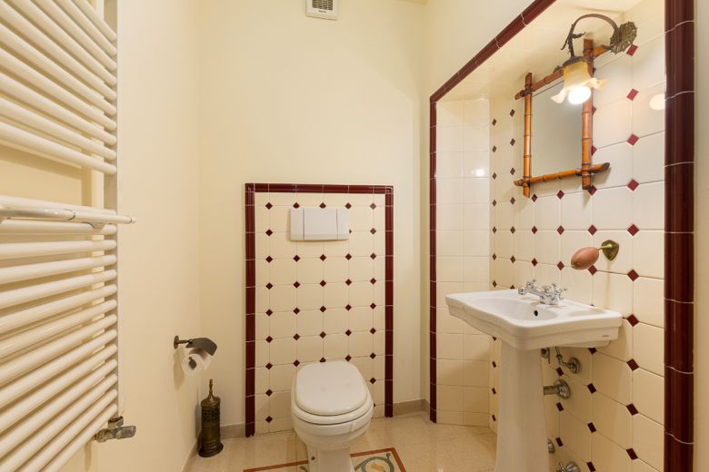 Milano Sud Ovest  -  Casa di pregio con giardino esclusivo