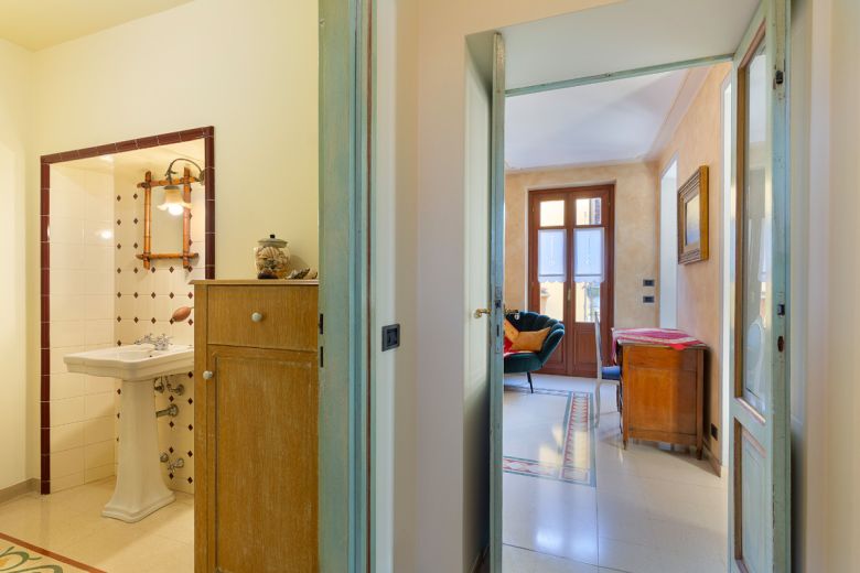 Milano Sud Ovest  -  Casa di pregio con giardino esclusivo