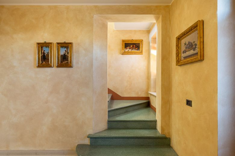 Milano Sud Ovest  -  Casa di pregio con giardino esclusivo