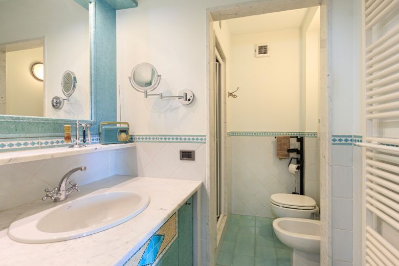 Milano Sud Ovest  -  Casa di pregio con giardino esclusivo