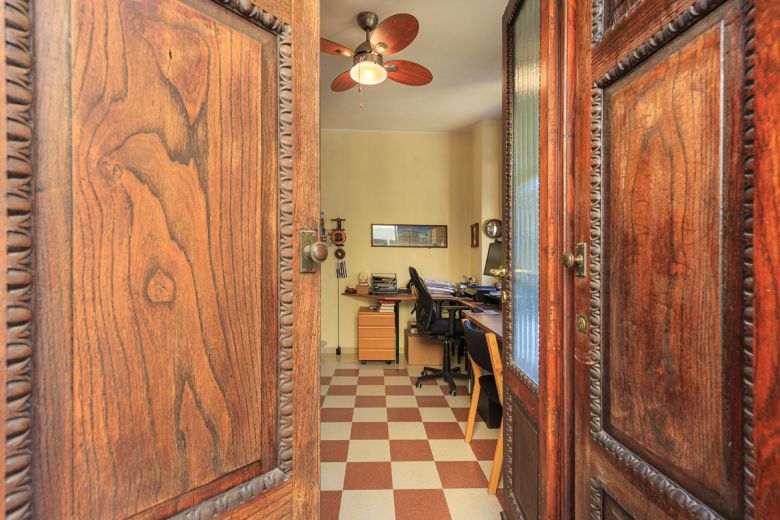 Milano Sud Ovest  -  Casa di pregio con giardino esclusivo