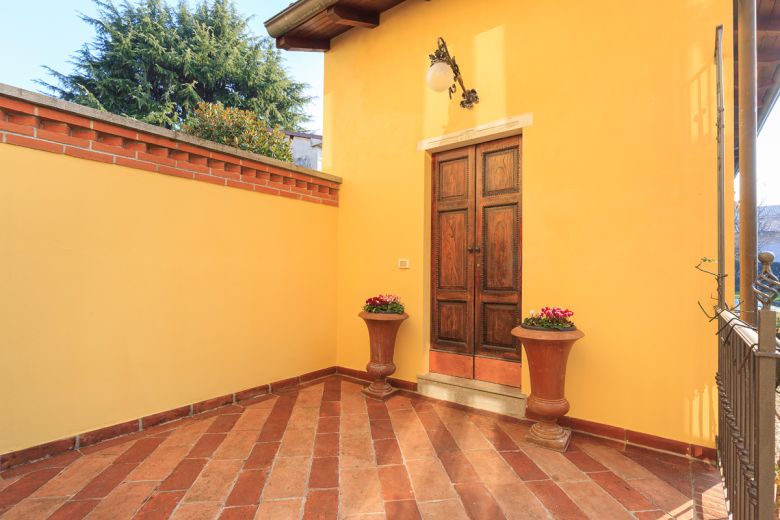 Milano Sud Ovest  -  Casa di pregio con giardino esclusivo