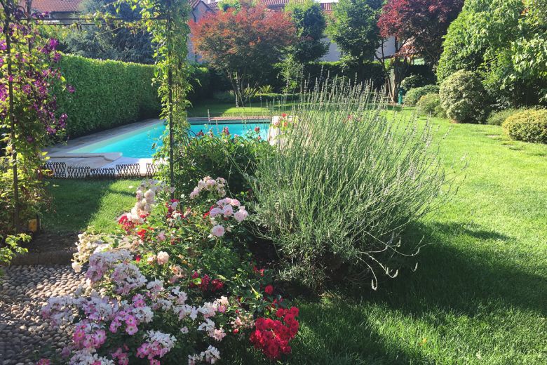 Milano Sud Ovest  -  Casa di pregio con giardino esclusivo