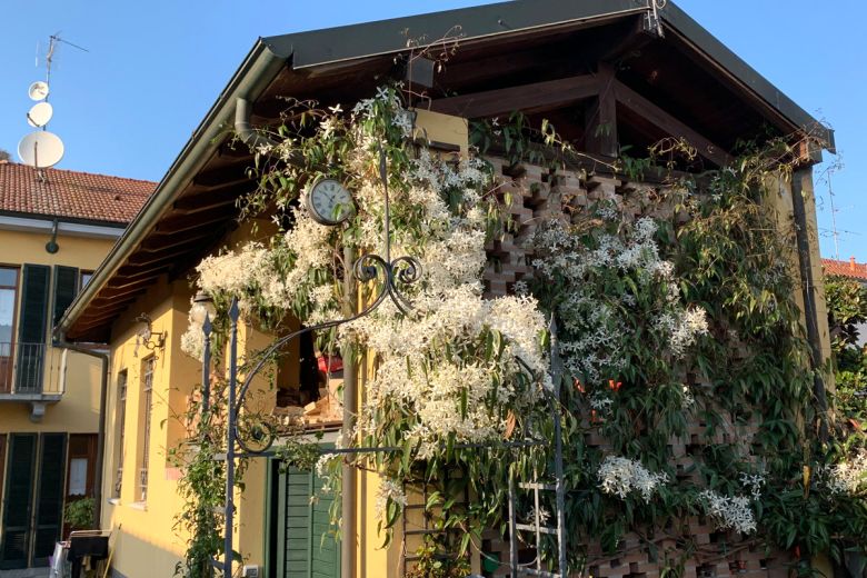Milano Sud Ovest  -  Casa di pregio con giardino esclusivo
