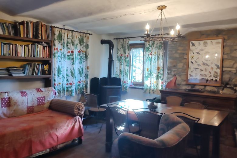 Casa in sasso con giardino e rustico a pochi km da Varzi Casa in sasso con giardino e rustico a pochi km da Varzi