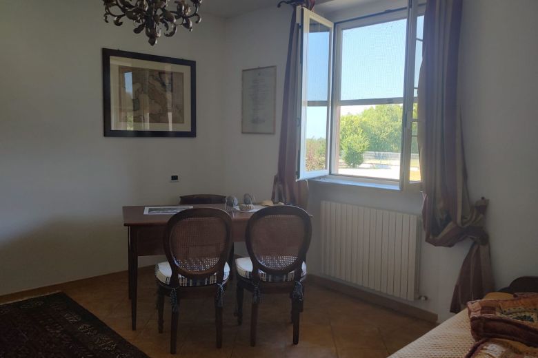 Villa di Rappresentanza con Piscina e Giardino