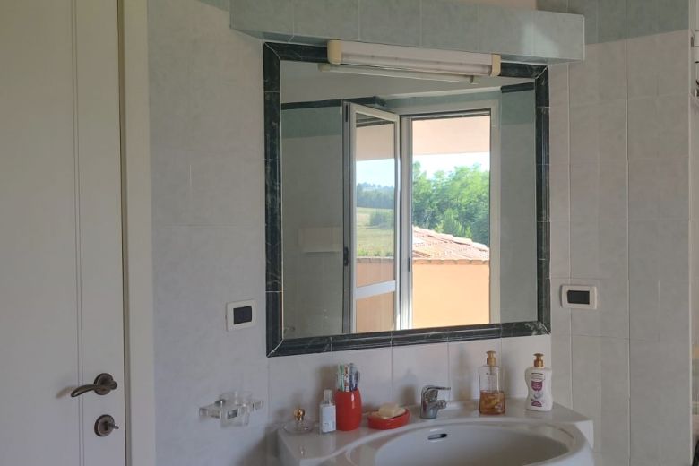 Villa di Rappresentanza con Piscina e Giardino