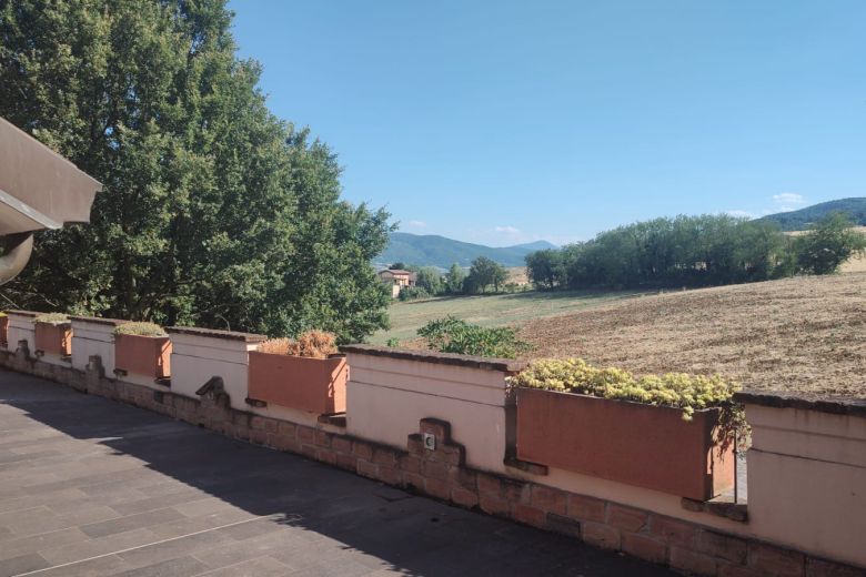 Villa di Rappresentanza con Piscina e Giardino