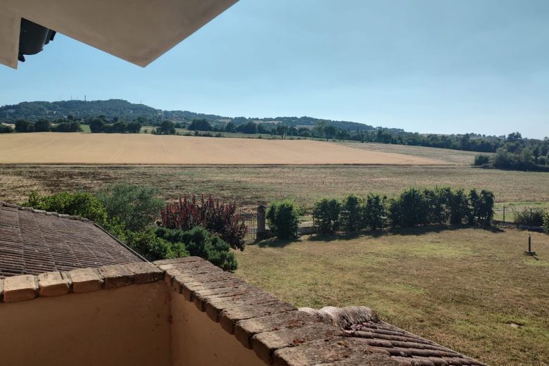 Villa di Rappresentanza con Piscina e Giardino