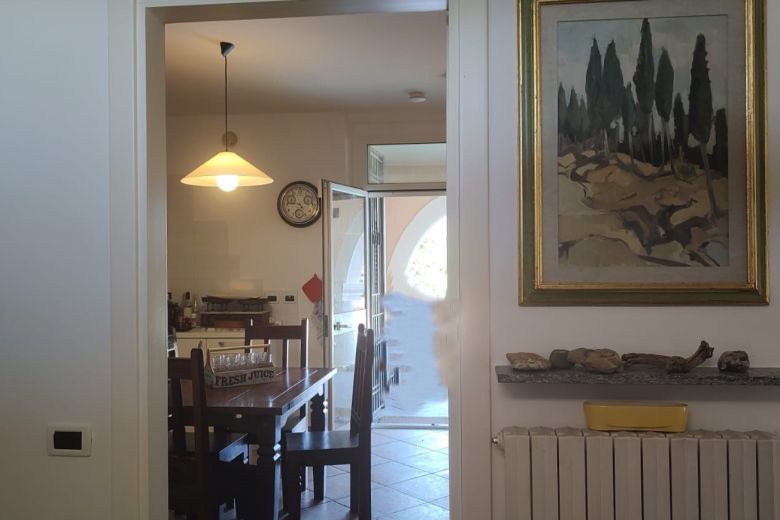 Villa di Rappresentanza con Piscina e Giardino