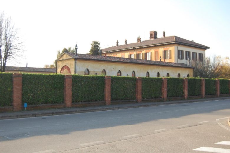 Porzione Palazzo Settecentesco Milano 22 km Porzione Palazzo Settecentesco Milano 22 km