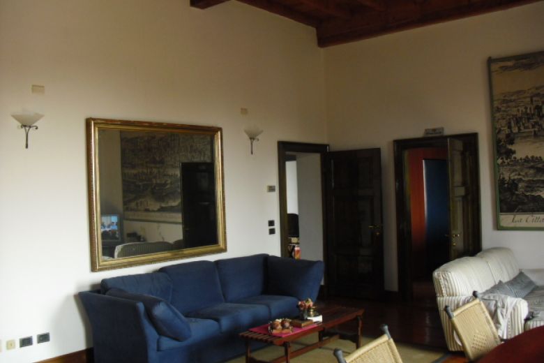 Porzione Palazzo Settecentesco  Milano 22 km 