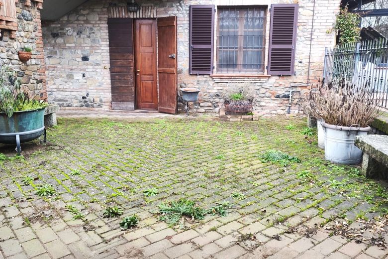 Porzione di Casale in Sasso – Appartamento + Laboratorio