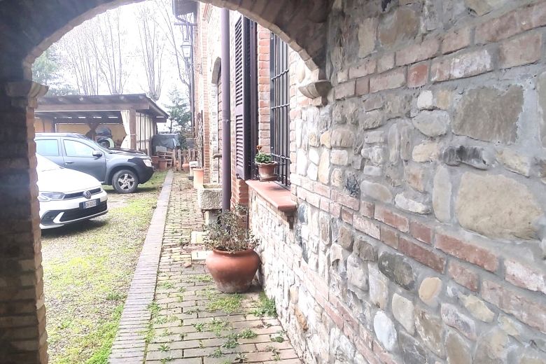 Porzione di Casale in Sasso – Appartamento + Laboratorio
