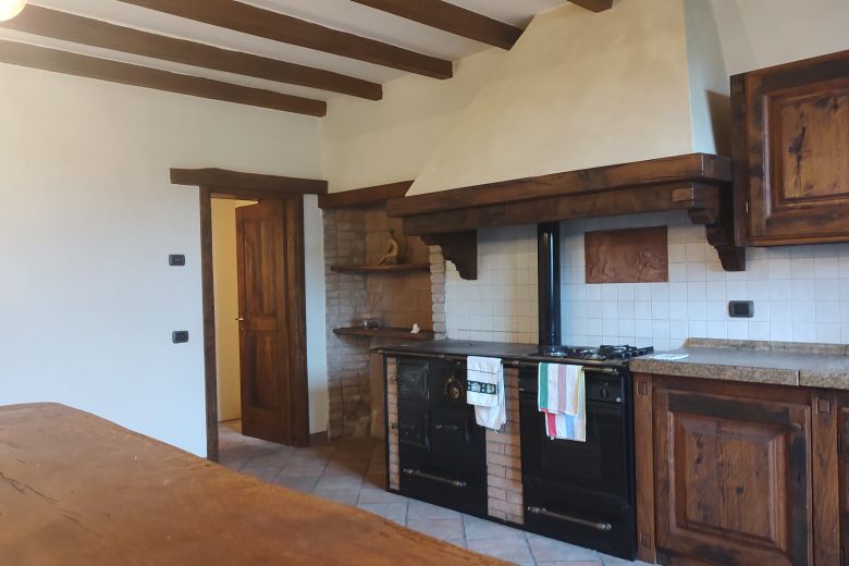 Porzione di Casale in Sasso – Appartamento + Laboratorio