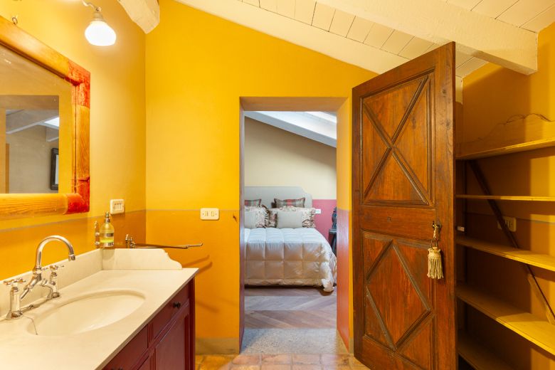 Nella campagna piacentina rimarchevole dimora di pregio Nella campagna piacentina rimarchevole dimora di pregio