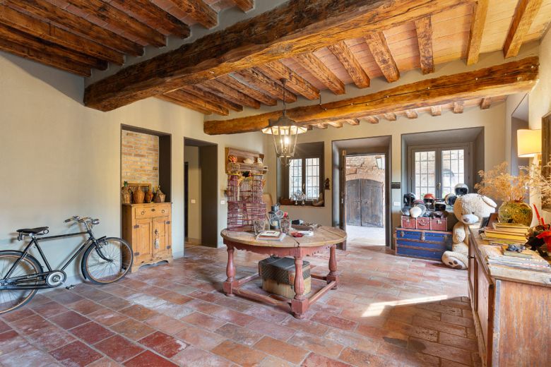 Nella campagna piacentina rimarchevole dimora di pregio Nella campagna piacentina rimarchevole dimora di pregio