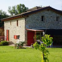 Vigoleno - Stone farmhouse on the hills of Piacenza - 37000sqm Land